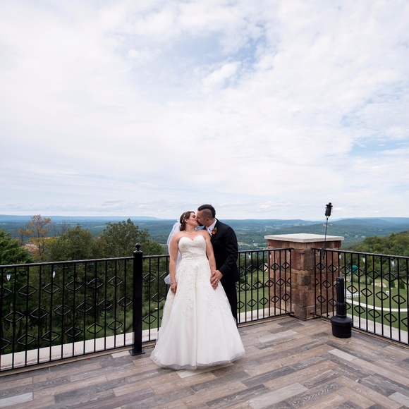 Meet your Posher, Elana - Picture 1 of 2